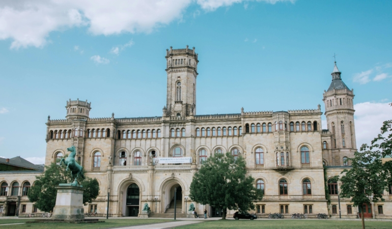 1e59a96b-fe2c-4b58-aa52-a56ac1cd2a2e